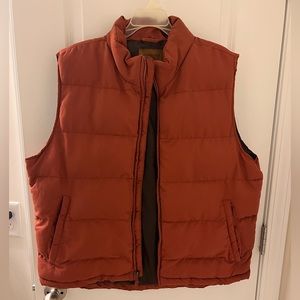 Puffer vest, size large.